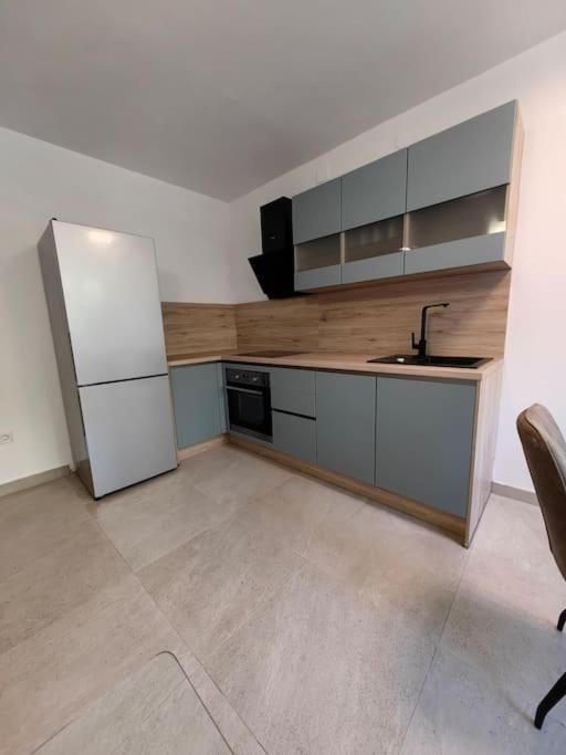 New 1 Bedroom Near Center And Beach Split Exteriér fotografie